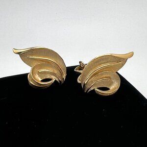 Crown Trifari Split Leaf CLIP Earrings